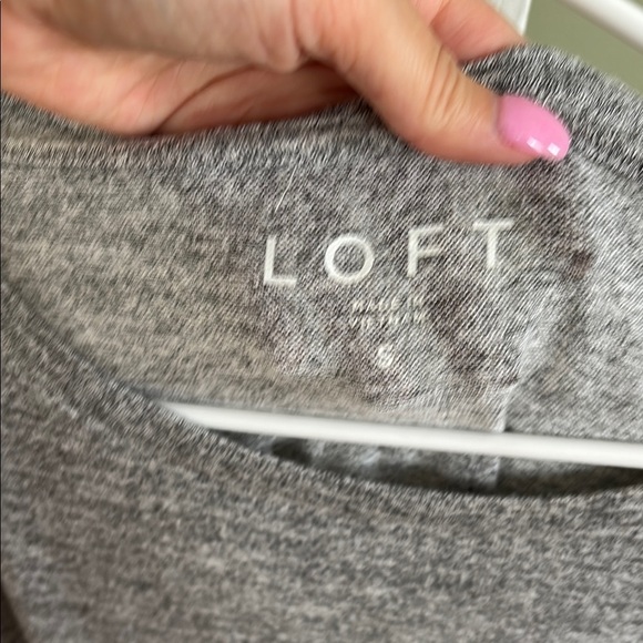 LOFT Women's Gray Top - Picture 2 of 4